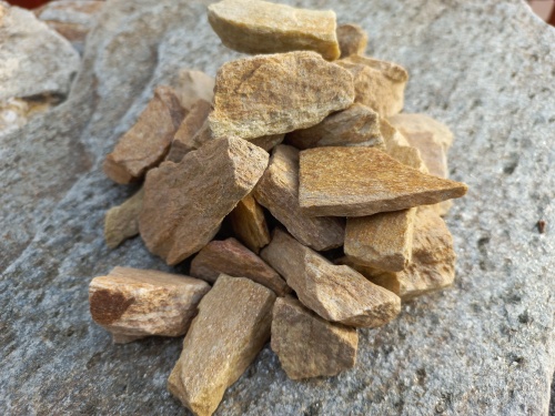 Златолит жёлтый декоративная каменная крошка купить в Калужской области