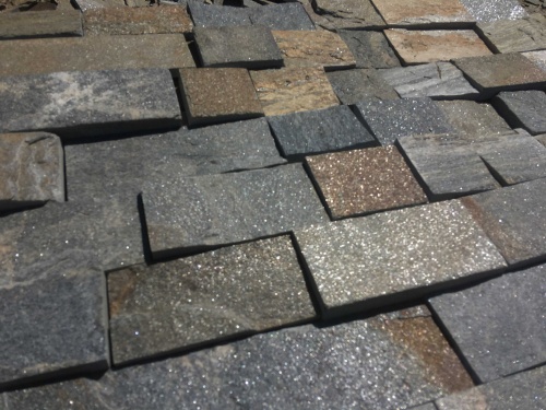 Плитка пилёная златолит Уральский для цоколя, отмостки купить в Калужской области