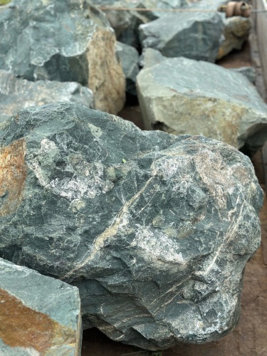 Камни для ландшафтного дизайна зелёные 10-60 килограмм купить в Калужской области