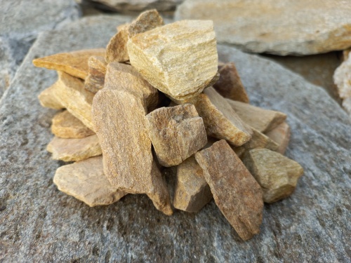 Златолит жёлтый декоративная каменная крошка купить в Калужской области