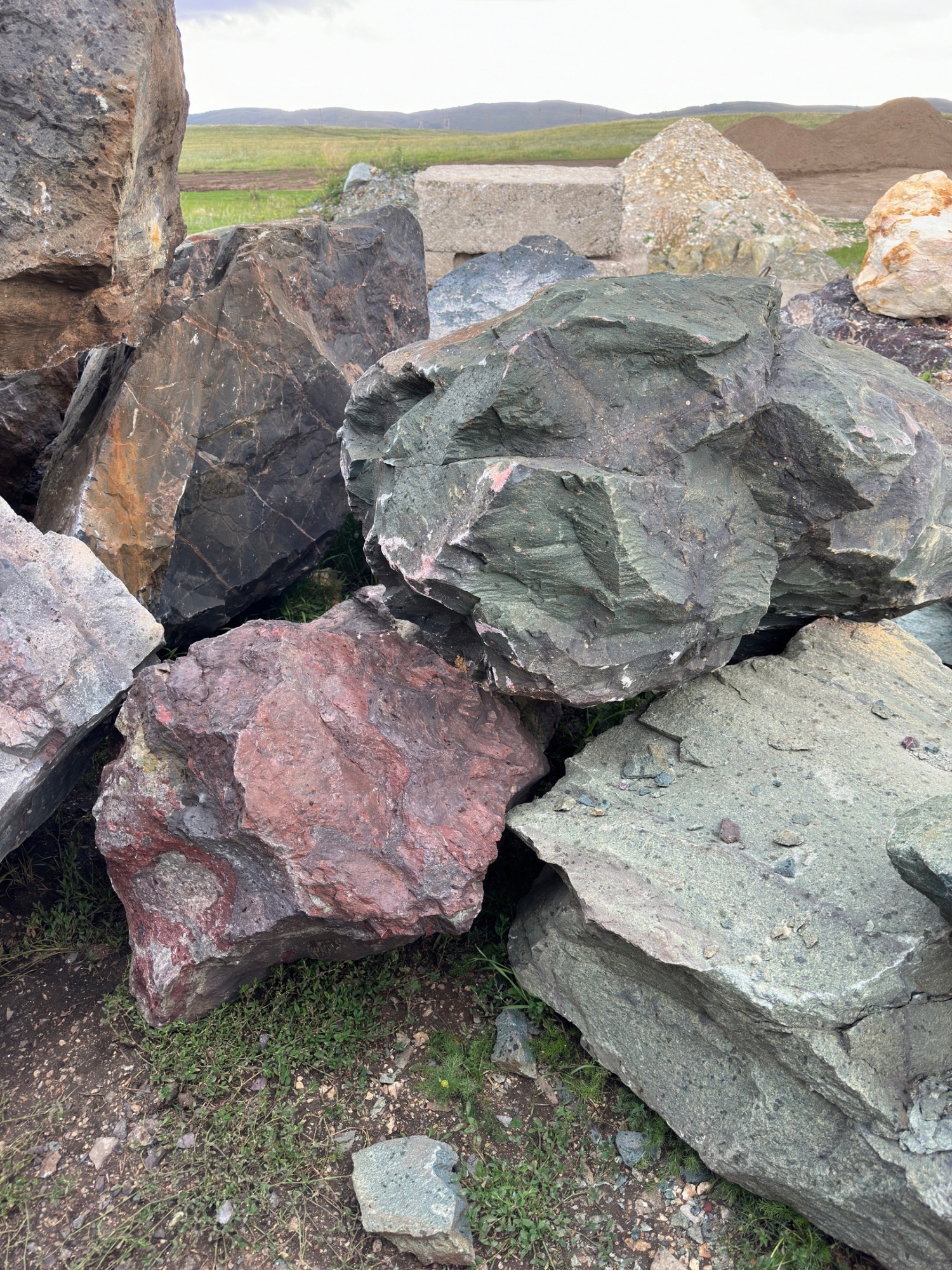 Камни для ландшафтного дизайна зелёные 10-60 килограмм купить в Калужской области