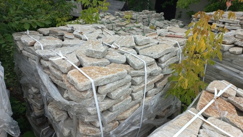 Гранитный плитняк галтованный для парковки купить в Калужской области