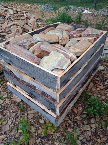 Златолит жёлтый, жёлто-зелёный глыбки и валуны для ланшафтного дизайна купить в Калужской области