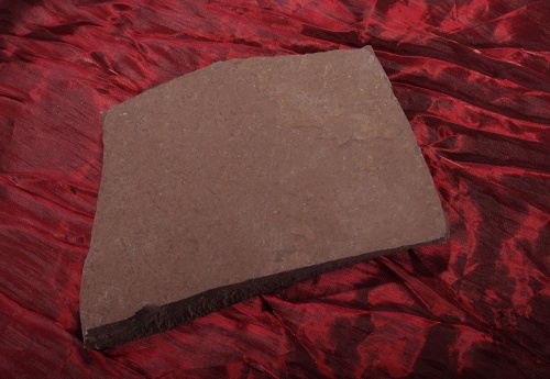 Плитняк лемезит бордовый для цоколя 1,5-2 см купить в Калужской области