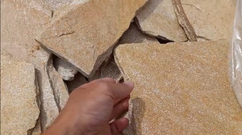 Плитняк златолит жёлтый золотистый для отмостки купить в Калужской области