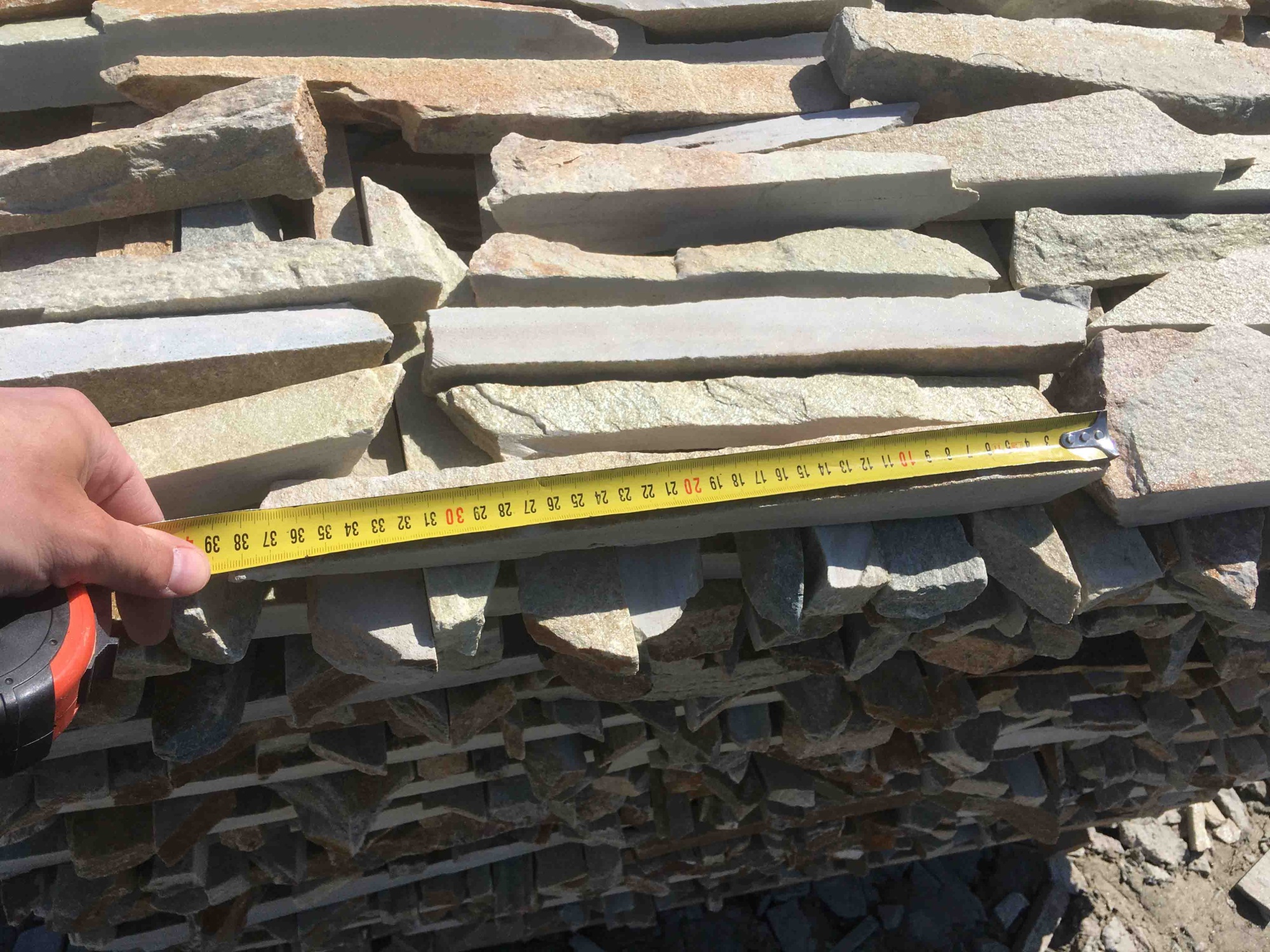 Горбушка златолит золотистый для облицовки купить в Калужской области