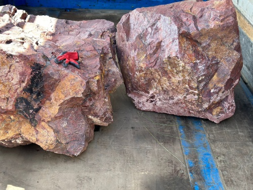 Ландшафтные глыбы красно-фиолетовые 200-1000 килограмм купить в Калужской области