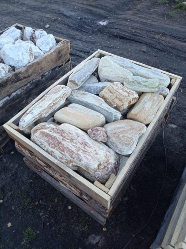 Златолит жёлтый, жёлто-зелёный глыбки и валуны для ланшафтного дизайна купить в Калужской области