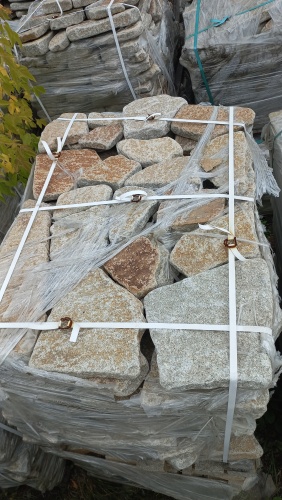 Плитняк галтованный гранитный для ландшафтного дизайна купить в Калужской области