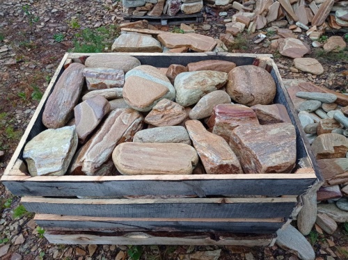 Златолит жёлтый, жёлто-зелёный глыбки и валуны для ланшафтного дизайна купить в Калужской области