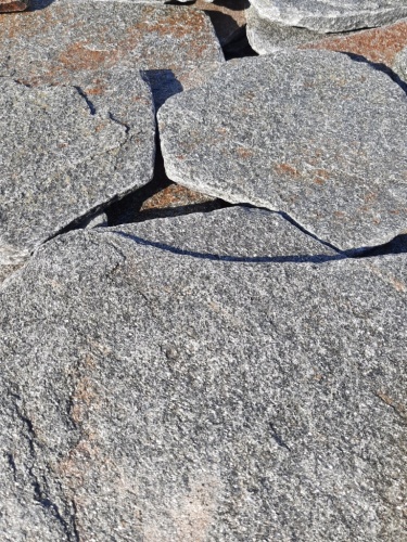 Златолит серебристый галтованный для лестниц купить в Калужской области