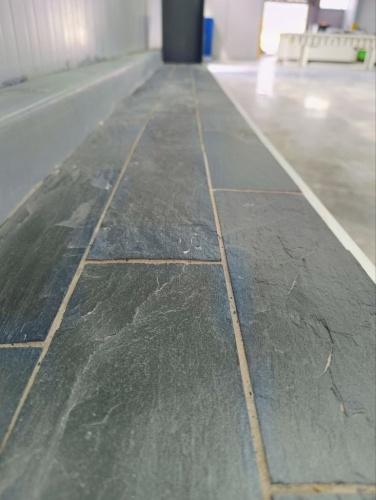 Плитка чёрная из натурального камня фасадная 30 см * 5 см, толщина 7 мм -30 мм купить в Калужской области