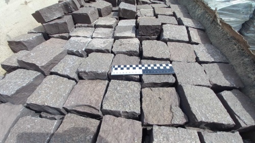 Лемезит колотая брусчатка 10 * 10 см. для парковки купить в Калужской области